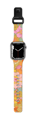 GROOVY BLOOMS by show me your mumu | Apple Watch Series 7-9 (45mm) / Impact Band / Black | Image 1