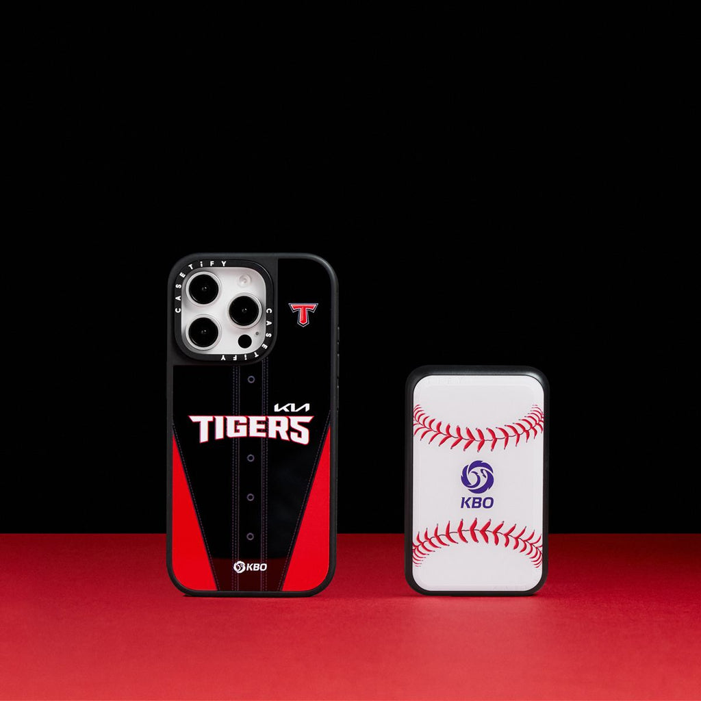 KBO Stadium Special Set (TIGERS)  - iPhone 16 Pro Mirror Case Magsafe Compatible & Power Bank | Image 1