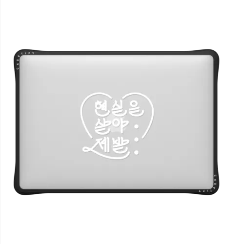 ULDD White Single Heart MacBook Case | MacBook Air 13-inch (M1 / Intel) / MacBook Impact Case / Black | Image 2