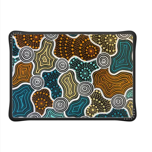 "Travelling" | MacBook Air 13-inch (M1 / Intel) / MacBook Impact Case / Black | Image 2