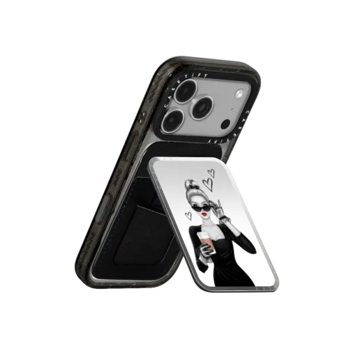 Elegant lady | Snappy Cardholder Stand / Snappy Mirror Cardholder Stand MagSafe Compatible / Silver | Image 3