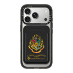 Hogwarts Crest Snappy Leather Wallet | Image 1