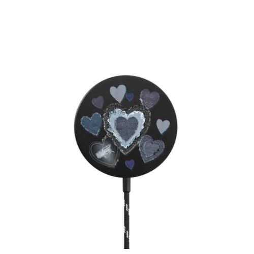 Sweet Rebel Heart PowerThru Magnetic Wireless Charger |   / PowerThru Magnetic Wireless Charger MagSafe Compatible / Black | Image 1